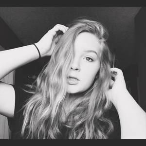 Meet your Posher, Chloe